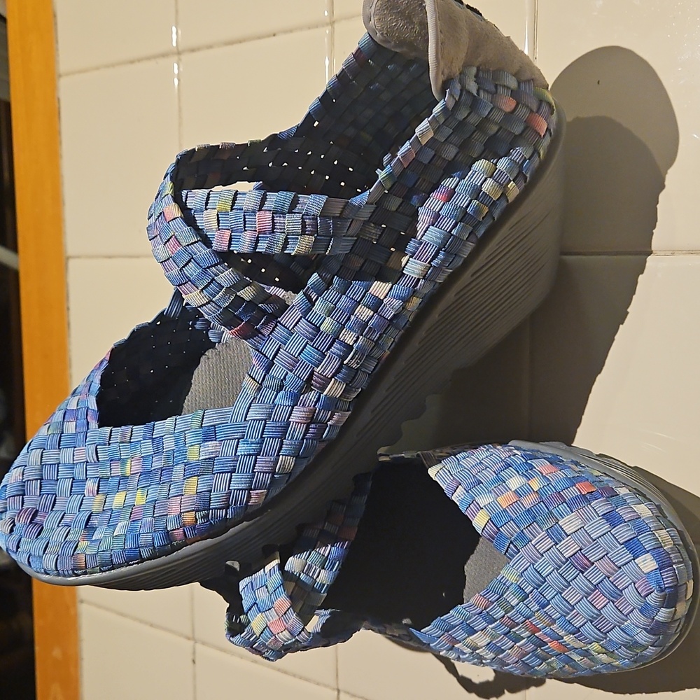Bernie Mac Kalediscope Blue Wedge Platform Heels Size 40